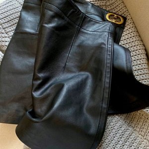 Женская кожаная юбка-шорты, черный
