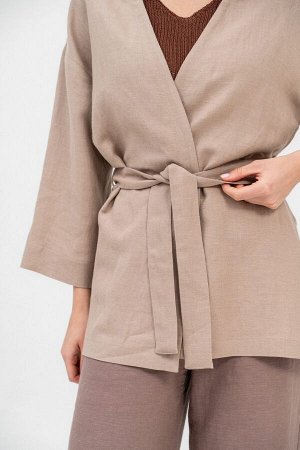 Жакет Состав: 50% лён, 50% вискоза. Плотность ткани 200 г/м2.

Свободный жакет – кимоно без застежки на поясе, длиной до середины бедра, с разрезами по бокам. Спущенная линия плеча, рукав рубашечный у