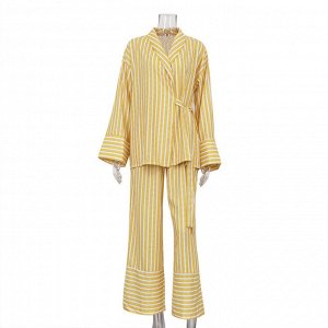 Женский костюм: рубашка на запах + брюки-клеш, принт "полоска", цвет желтый