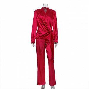 Женский костюм: рубашка на запах + брюки, цвет красный