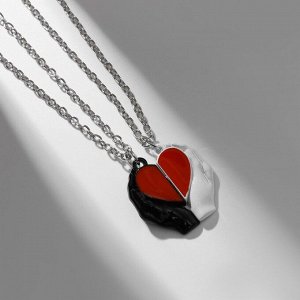 Кулоны «Неразлучники» на магните, сердце в руках, цвет красный в серебре, 45 см
