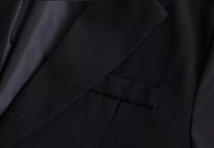 Пиджак с лацканами прямого кроя с двумя пуговицами, черный