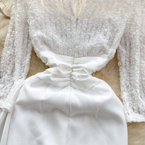 Женское платье, цвет белый