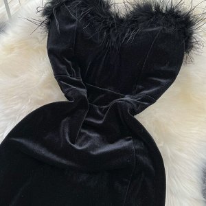 Женское платье с перьями, цвет черный