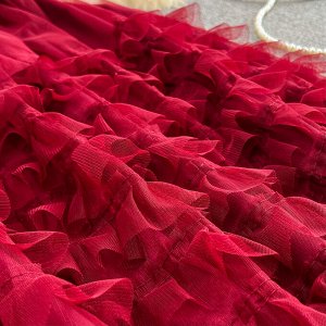 Женское платье с оборками, цвет красный