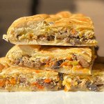 Пирог со свининой и грибами 650 гр.🥩