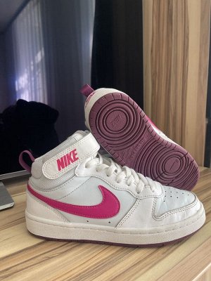 Продам кроссовки Nike