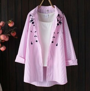 Рубашка удлиненная на пуговицах с контрастной вышивкой, розовая полоса