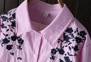 Рубашка удлиненная на пуговицах с контрастной вышивкой, розовая полоса
