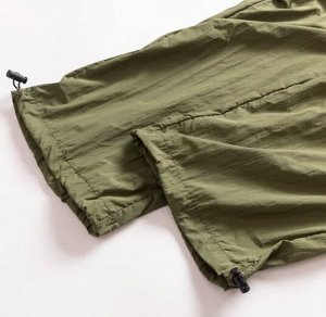 Брюки-карго широкие с карманами из жатой ткани, пояс на резинке, зеленый