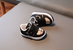 Кроссовки детские на шнурках и липучках, черные с клетчатыми вставками