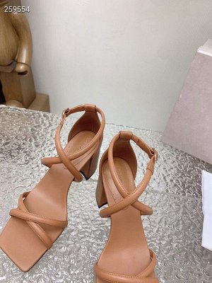 Босоножки женские кожаные