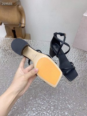 Босоножки женские кожаные