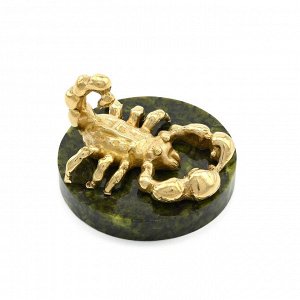 Знак зодиака из бронзы "Скорпион" на подставке из змеевика 50*50*36мм