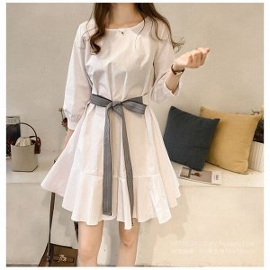 Женское мини-платье с рукавами и поясом, цвет белый