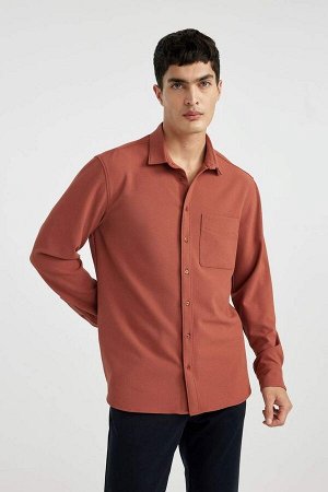 Рубашка стандартного кроя с воротником-поло и длинными рукавами