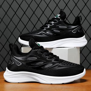 Спортивные кроссовки, черные