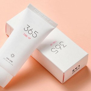 Round Lab 365 Tone Up Sun Cream Тонирующий солнцезащитный крем с каламином SPF50+ (50мл)
