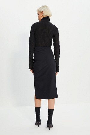 Черная базовая юбка-миди с прорезями
