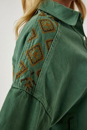 Женская габардиновая куртка-рубашка цвета хаки с этнической вышивкой RV00142