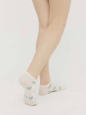 Носки женские молочно-белые с рисунком в виде крупных сердец (1 упаковка по 5 пар)