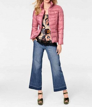 1r Пуховик, розовый Ashley Brooke Привлекательная куртка-пуховик укороченной формы с воротником-стойкой, молнией и 2 карманами с замками. Простежка. Утеплитель из 70% пуха и 30% перьев. Длинные рукава