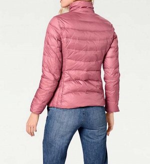 1r Пуховик, розовый Ashley Brooke Привлекательная куртка-пуховик укороченной формы с воротником-стойкой, молнией и 2 карманами с замками. Простежка. Утеплитель из 70% пуха и 30% перьев. Длинные рукава