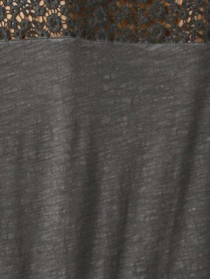 1r Блузка, серая Linea Tesini Модный образ для любого повода. Эффектная прозрачная кружевная вставка на плечах и затылке. Блестящая отделка стразами и завязки спереди. Свободный силуэт и модные рукава