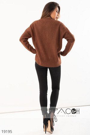 Вязаный свитер асимметричной длины