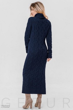 Длинное платье-свитер