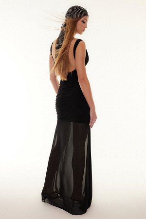 Черное прозрачное длинное элегантное вечернее платье из тюля с подробными деталями