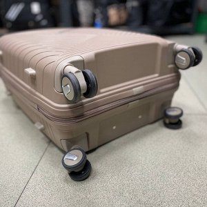 Чемодан дорожный из полипропилена бежевый большой L