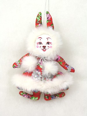 Кролик Кролик 
Высота - 19 см 
Материал - бисквитный фарфор, текстиль, акриловые краски, цветовые и тканевые решения разные 
Категория - Подарок на Новый Год, Куклы на ёлку