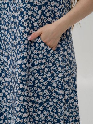 Легкое струящееся платье с карманами синее