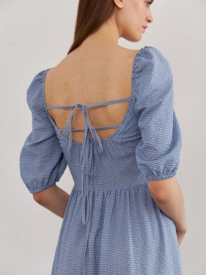 Платье с открытой спиной голубой