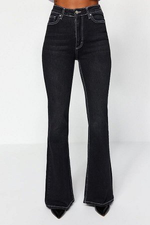 Черные джинсы-клеш с высокой талией