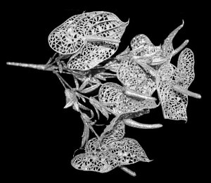 Букет блестящий Антуриум из 10 цветков 37см СЕРЕБРО