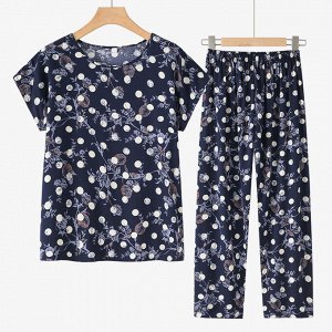 Костюм женский летний – свободная удлиненная футболка и укороченные брюки, темно-синий с цветочным принтом