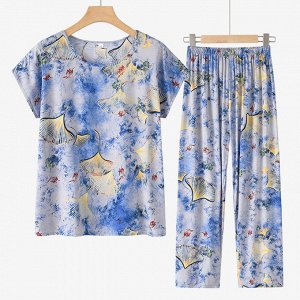 Костюм женский летний – свободная удлиненная футболка и укороченные брюки, бело-голубой с цветочным принтом