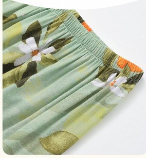 Костюм женский летний – свободная удлиненная футболка и укороченные брюки, серо-бежевый с цветочным принтом