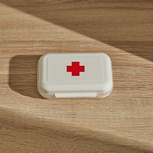 Универсальный бокс, дорожный, 8 отдел., пластик, 10х6х3,5см