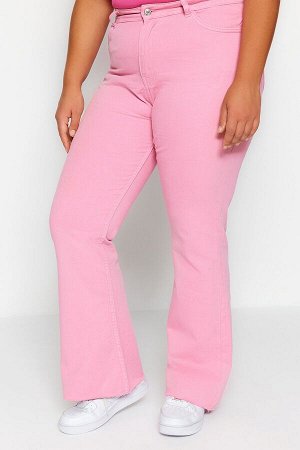Розовые джинсы-клеш с высокой талией и вырезом