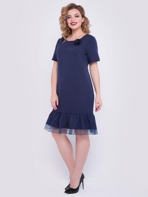 Платье Платье А-образного силуэта из плательной ткани т.синего цвета.
- горловина на внутренней обтачке, оформлена круглым вырезом
- рукава втачные короткие
- низ платья декорирован объемными волан