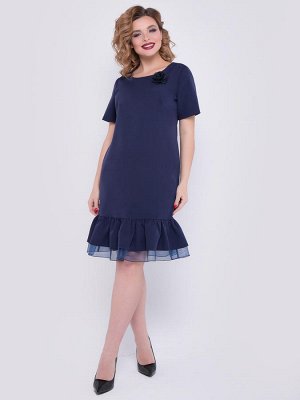 Платье Платье А-образного силуэта из плательной ткани т.синего цвета.
- горловина на внутренней обтачке, оформлена круглым вырезом
- рукава втачные короткие
- низ платья декорирован объемными волан