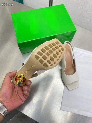 Босоножки женские кожаные