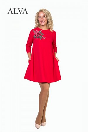 Платье Платье Лари 8368-1, ярко красного цвета с декором на кокетке в виде розы (эмитация вышивки гладью), выполнено из ткани высокого качества, трикотаж Зоряна. Платье свободного силуэта, длина плать