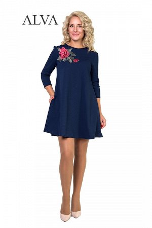 Платье Платье Лари 8368-4, темно синего цвета с декором на кокетке в виде розы (имитация вышивки гладью), выполнено из ткани высокого качества, трикотаж Зоряна. Платье свободного силуэта, длина платье