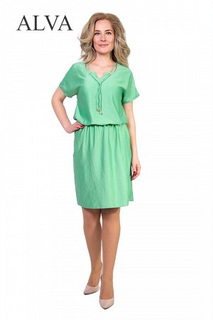 Платье Струящееся, легкое, летнее платье Рони 8426-4 в нежно зеленом цвете, свободного силуэта с карманами, выполнено из ткани вискозный шелк. На талии платье оснащено резинкой, что позволяет регулиро