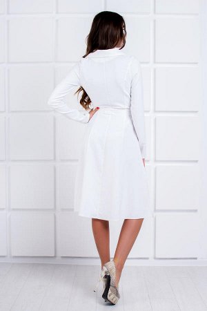 Платье в классическом стиле с удлиненной сзади юбкой Белый