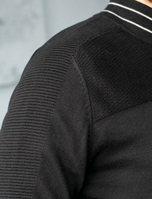 Джемпер Цвет черный Состав: 55%Хлопок 45%ПАН (акрил)

Лаконичный джемпер черного цвета. Для изготовления модели использовали тонкую пряжу из длинноволокнистого хлопка премиального качества. Он мягче